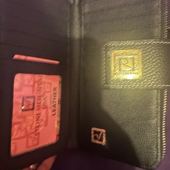 Stone Mountain Bonded Leather Floral Black Wallet - Picture 3 of 7